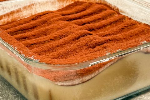 Népszerű tiramisu-sajttorta: sütés nélkül, 5 alapanyagból készül